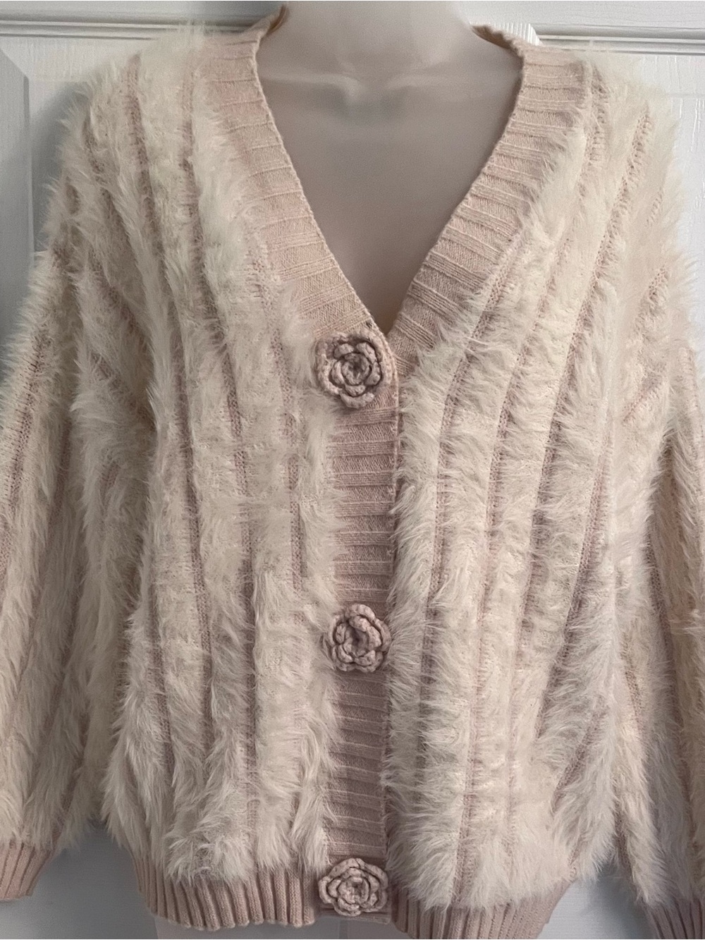 Oliver.o by Escio Ivory Fuzzy Knit Cardigan Statement Rose Buttons L